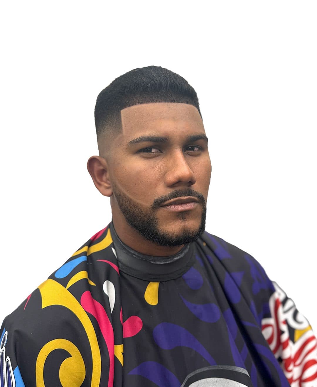 Un line up cuadrado sobre un taper, con la barba difuminada hacia él
